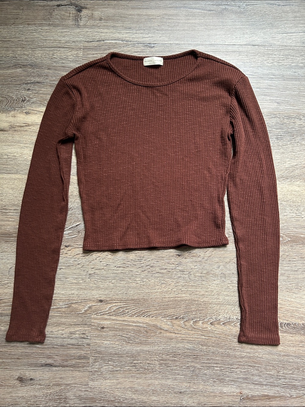 Ribbed Long-Sleeve Crop Top — Dark Brown